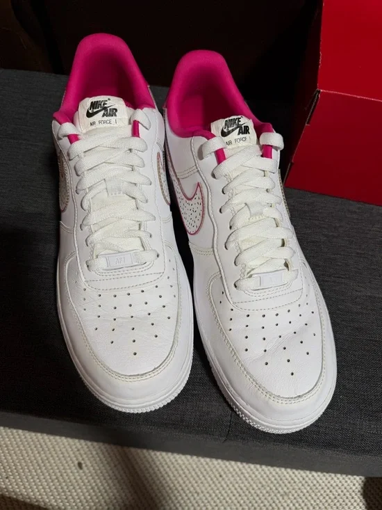 Nike White & Hot Pink Women's Low-Top Sneakers - Picture 8 of 12